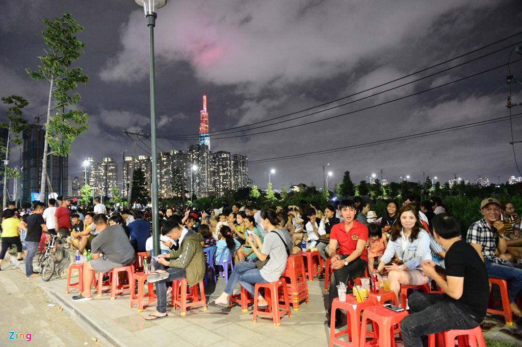 Pháo hoa mừng Quốc khánh thắp sáng bầu trời TP. HCM-11