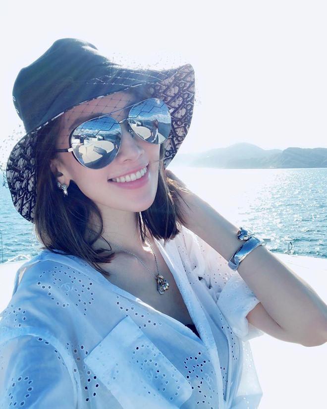 Vóc dáng chuẩn người mẫu ở tuổi 35 của vợ Lâm Chí Dĩnh-9