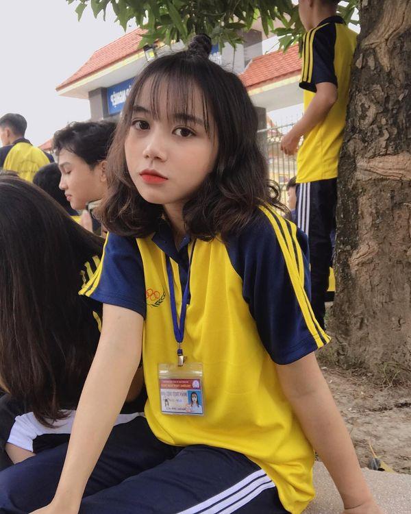 Ngay buổi đầu nhập học, nữ sinh đã khiến hội trai đẹp muốn trụy tim chỉ với một bức ảnh bị chụp trộm-4