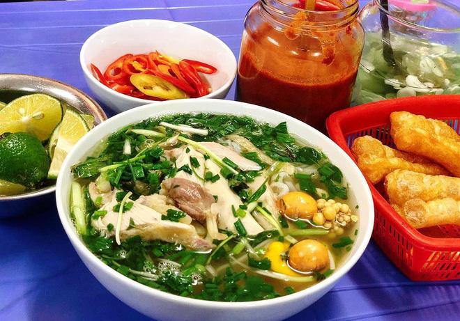 Có gì trong bát phở giá hơn 100 nghìn đồng bị cô gái tố lên mạng xã hội vì quá... đắt?-2