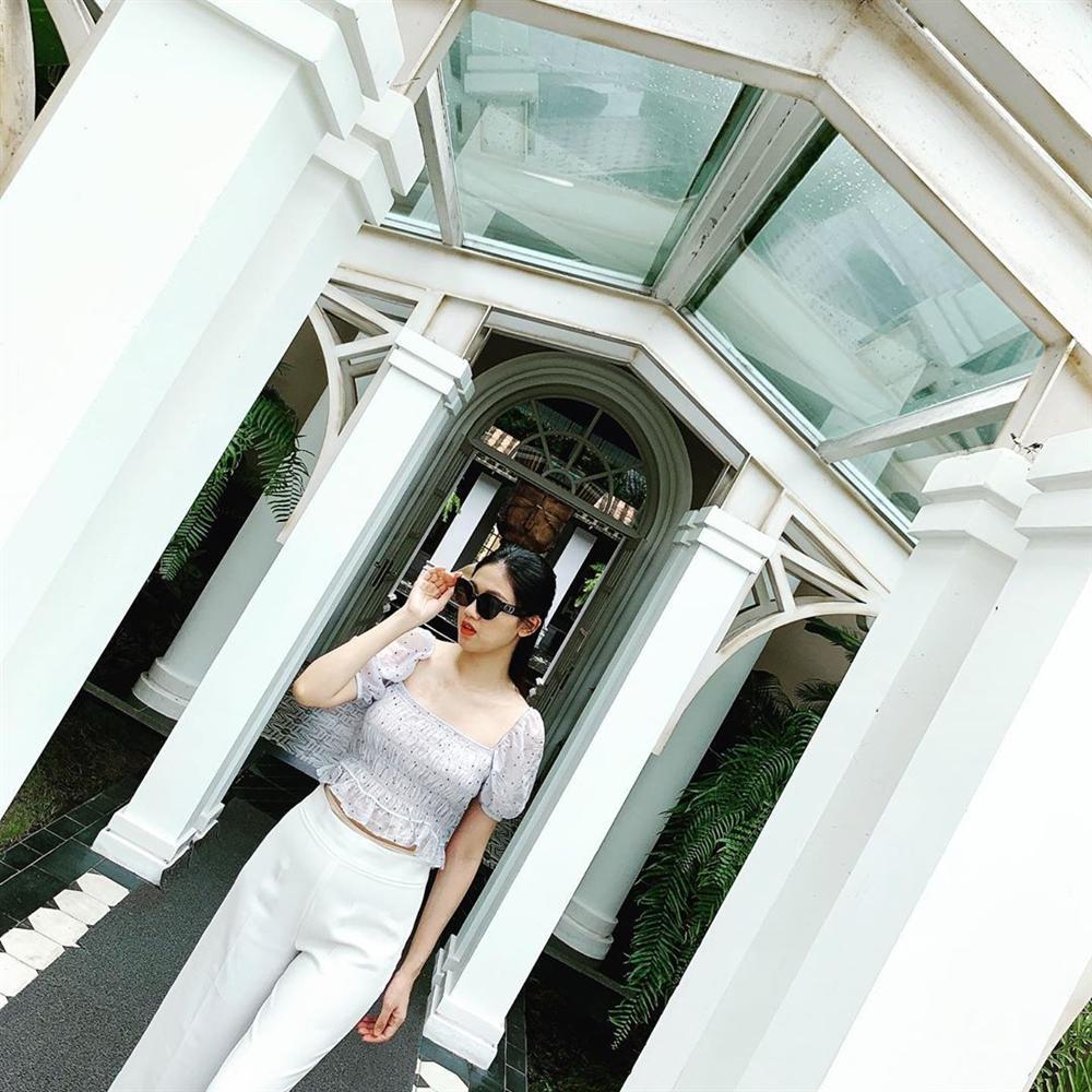 Á hậu Thanh Tú sau sinh liên tiếp bị chê: Phá dáng và xuống sắc-6