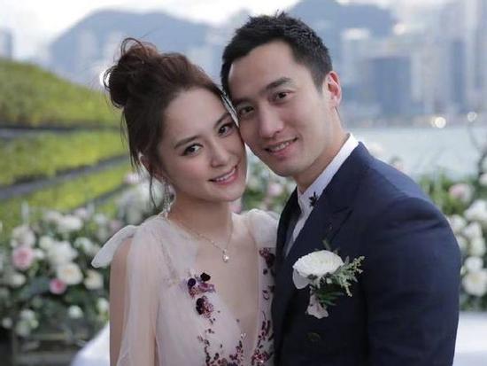 Người tung tin chồng Chung Hân Đồng ngoại tình với hotgirl viết thư tay xin lỗi