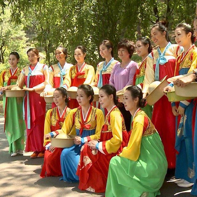 Hoa hậu Kỳ Duyên liên tục bị bung dải áo hanbok chỉ vì vòng 1 siêu to khổng lồ-4