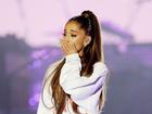 Clip gây phẫn nộ: Ariana Grande bị fan giật kéo thô bạo tại Đức