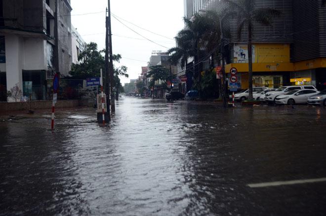 Miền Trung mưa lớn, nhiều địa bàn bị chia cắt, một người mất tích-5