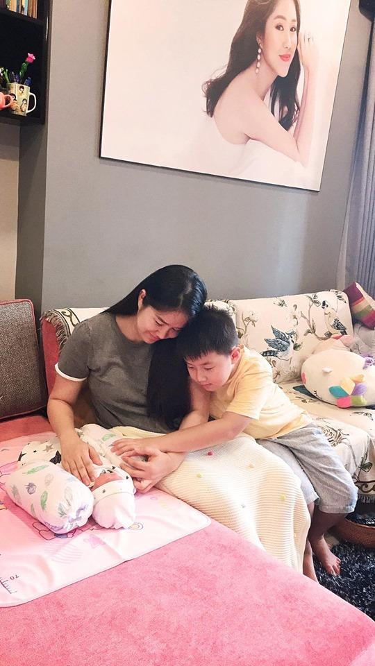 Hoa hậu Đặng Thu Thảo tự nhận mình tướng học sinh, mặt phụ huynh-8