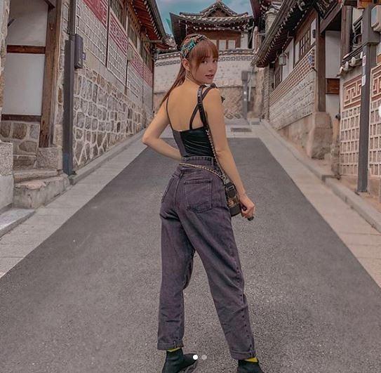 Đăng ảnh cùng gia đình vi vu ở Hàn Quốc, Minh Hằng bị anti-fan chê mặc cũng như không-3