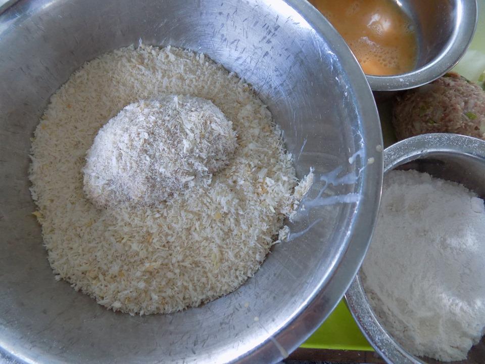 Chiêu đãi cả nhà thịt bọc trứng chiên xù lạ miệng cực ngon-4