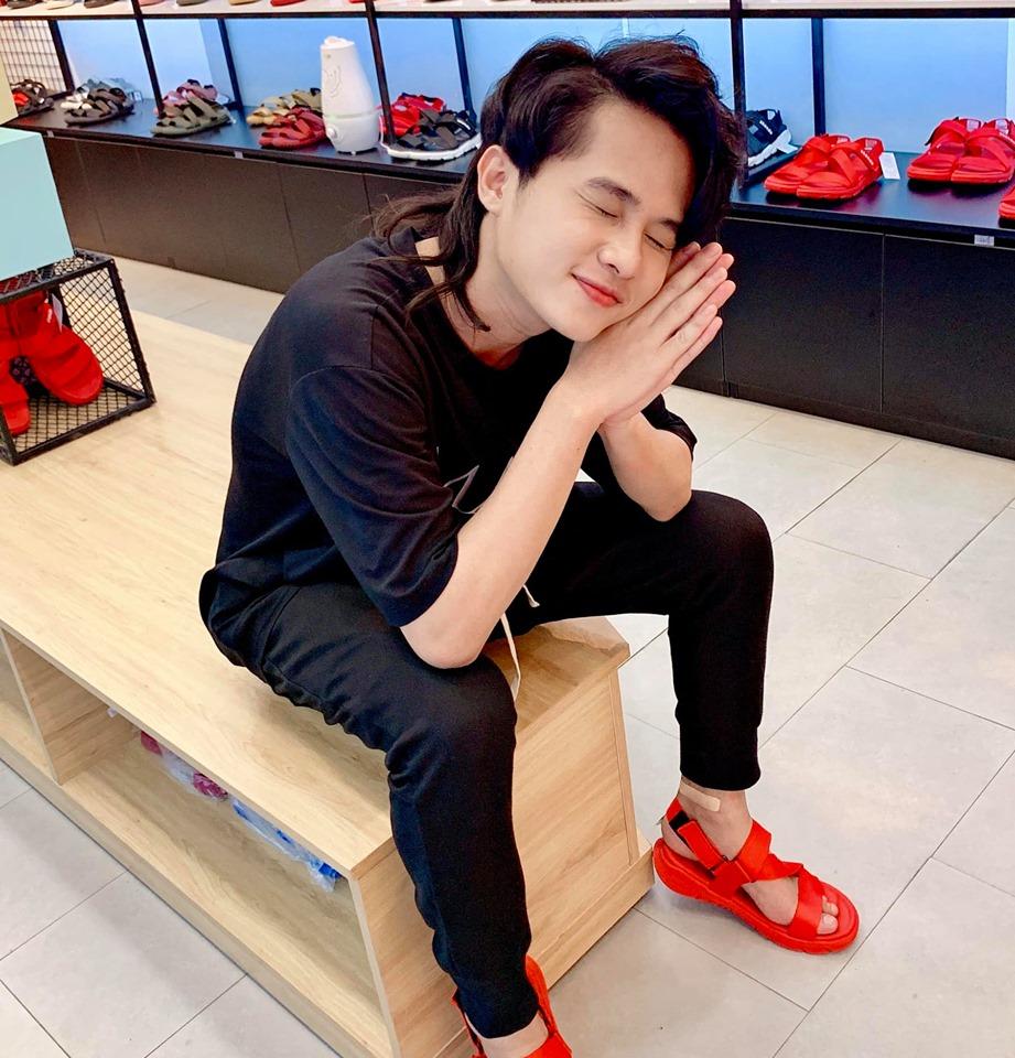 Check-in ảnh gửi gái, Jack bị chê style phèn xách dép Khá Bảnh-7