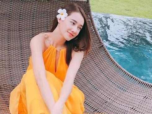 Bị fan chê gầy gò sau khi sinh, nhưng thật ra Nhã Phương vẫn mạnh khỏe, xinh đẹp thế này cơ mà