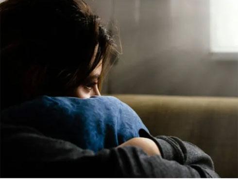 Đêm tân hôn đầy nước mắt của nữ nhân viên ngân hàng