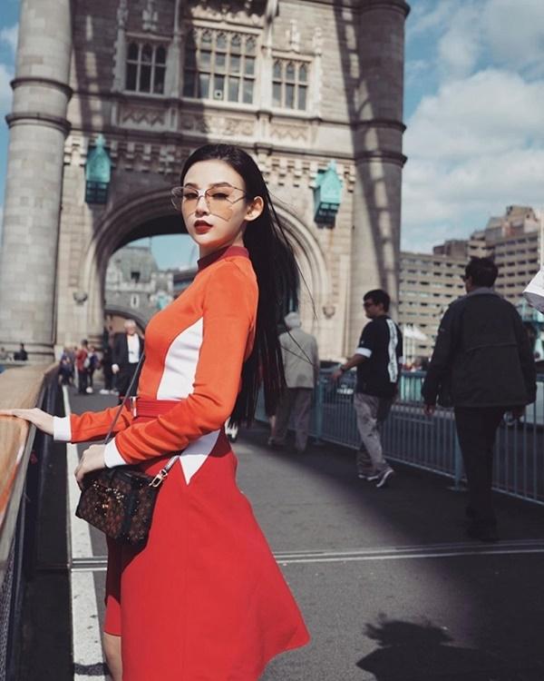 Thả dáng đẹp như nữ thần ở trời Tây, Huyền Baby được Phạm Hương khen ngợi-2