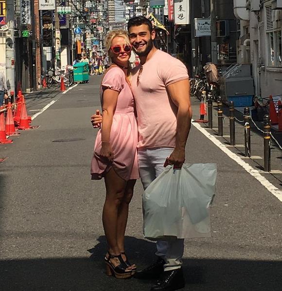 Britney Spears bị chê ăn mặc thảm hoạ khi ở bên tình trẻ kém 13 tuổi-7