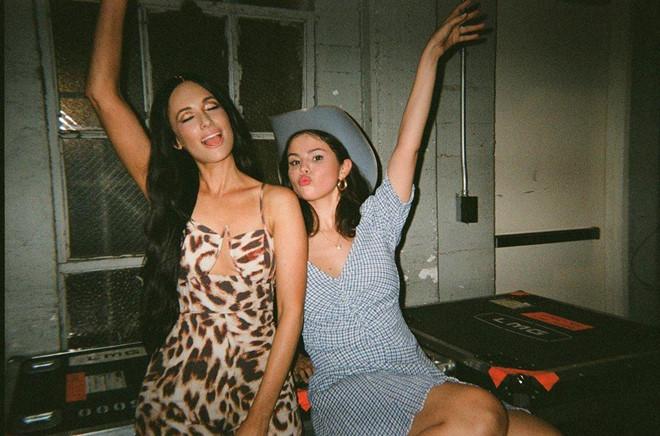 Selena Gomez được khen tươi tắn khi đăng ảnh mặt mộc-3