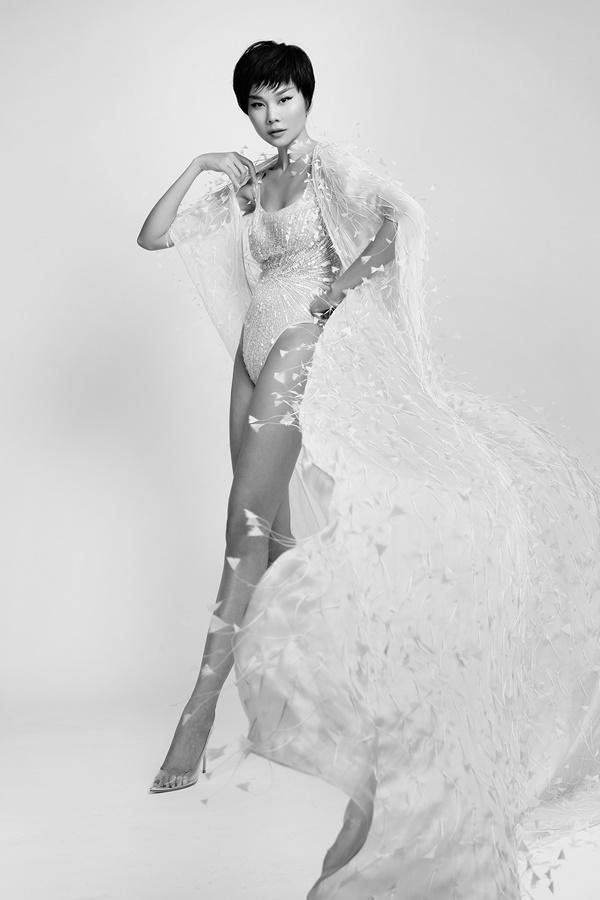 Thanh Hằng lạ lẫm khi để tóc tém, diện đầm xẻ cao ngút ngàn-6