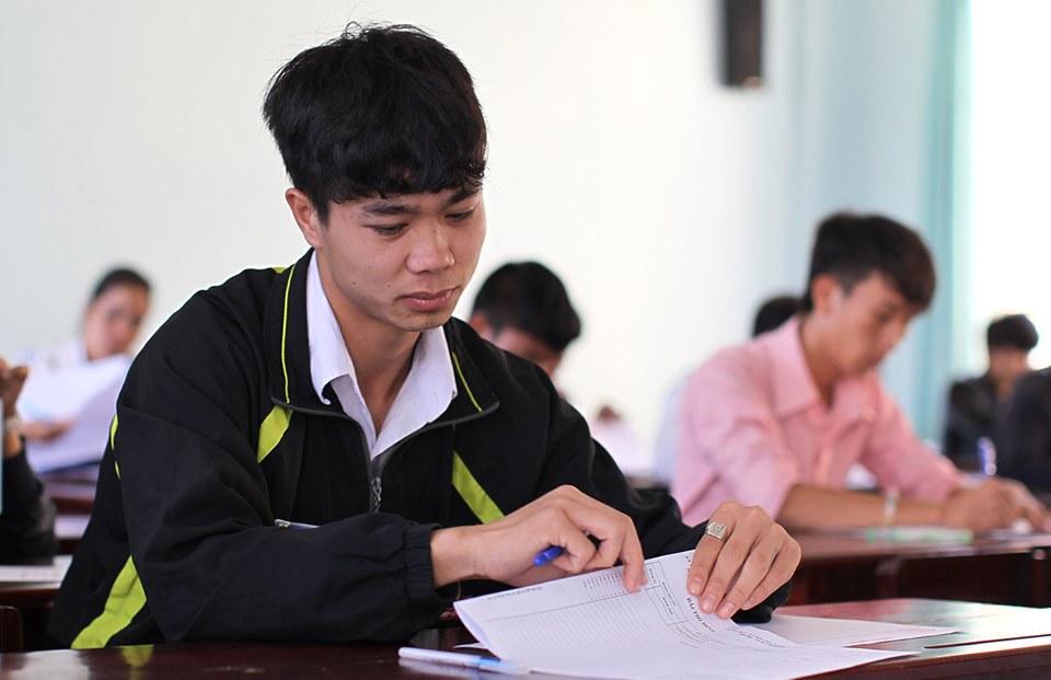 Soi ảnh thời mài đũng quần của tuyển Việt Nam, ngố nhất là Công Phượng, Quang Hải-4