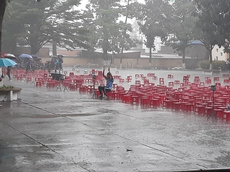 Cười té ghế với loạt ảnh hài hước ngày khai giảng, không phải ai cũng háo hức tựu trường-12