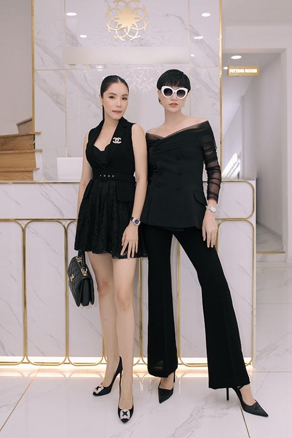 Nhã Phương - Bích Phương: Người khoe vòng 1 lấp ló, kẻ phô đôi chân cực phẩm dẫn đầu TOP SAO ĐẸP-6