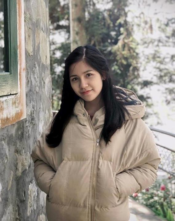 Những hotgirl áo dài, gái xinh mặt mộc nổi lên từ lễ khai giảng-4