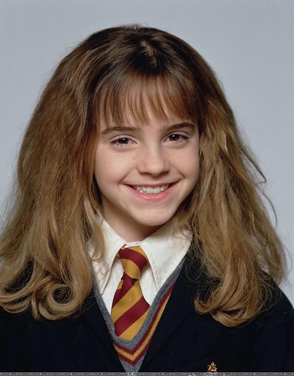 Emma Watson đón sinh nhật lần thứ 29 hôm 15/4. Tên tuổi của cô gắn liền với vai phù thủy nhỏ Hermione trong cả 8 phần của loạt phim Harry Potter, từ năm 2001 đến 2011. Diễn xuất ấn tượng, sự tự tin đã giúp ngôi sao người Anh ghi điểm tuyệt đối trong lòng người hâm mộ. Sau nhiều năm, dù góp mặt trong một số dự án khác như Ballet Shoes. Ballet Shoes, Beauty and The Beast... khán giả vẫn nhớ tới Watson như một Hermione ngoài đời thực.