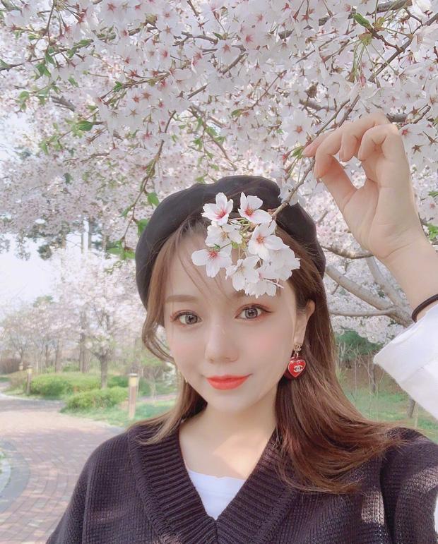 Hotgirl đình đám khiến người xem hết hồn với nhan sắc thật đằng sau những bức ảnh đẹp long lanh-2