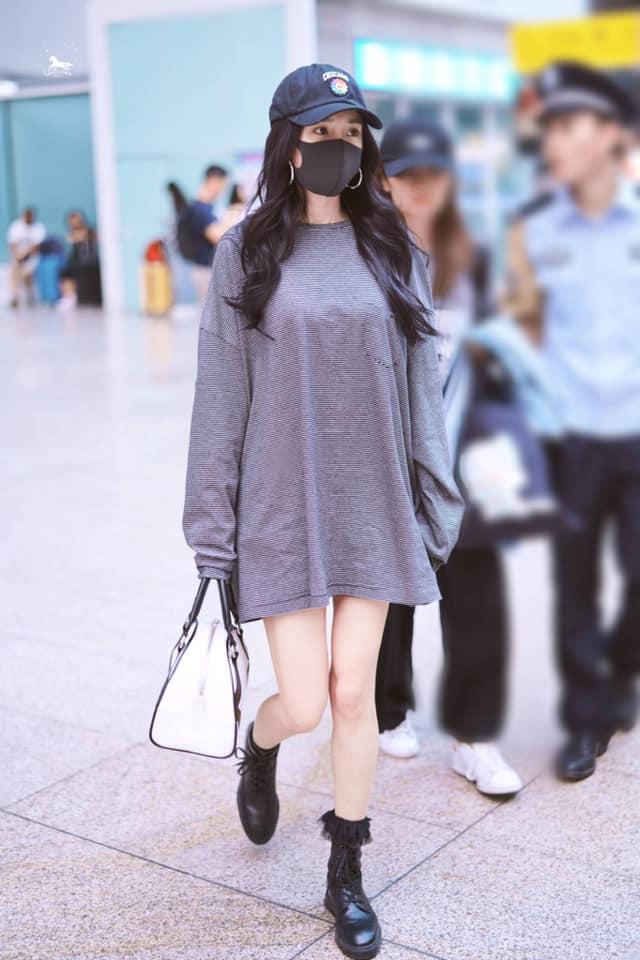 Thời trang hở trên ngắn dưới gây ngỡ ngàng của Dương Mịch sau khi ly hôn Lưu Khải Uy-14