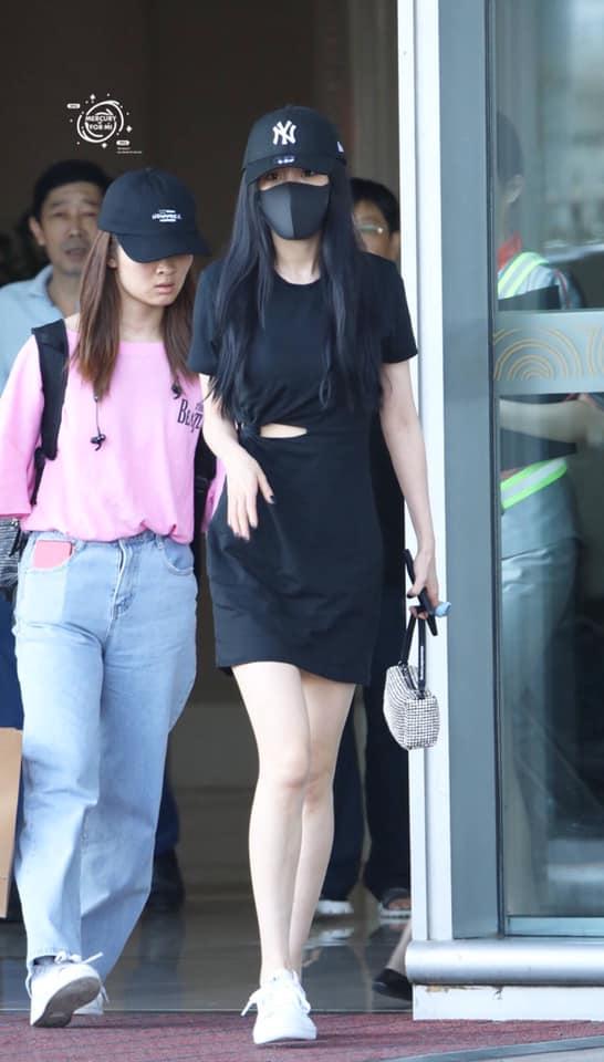 Thời trang hở trên ngắn dưới gây ngỡ ngàng của Dương Mịch sau khi ly hôn Lưu Khải Uy-17