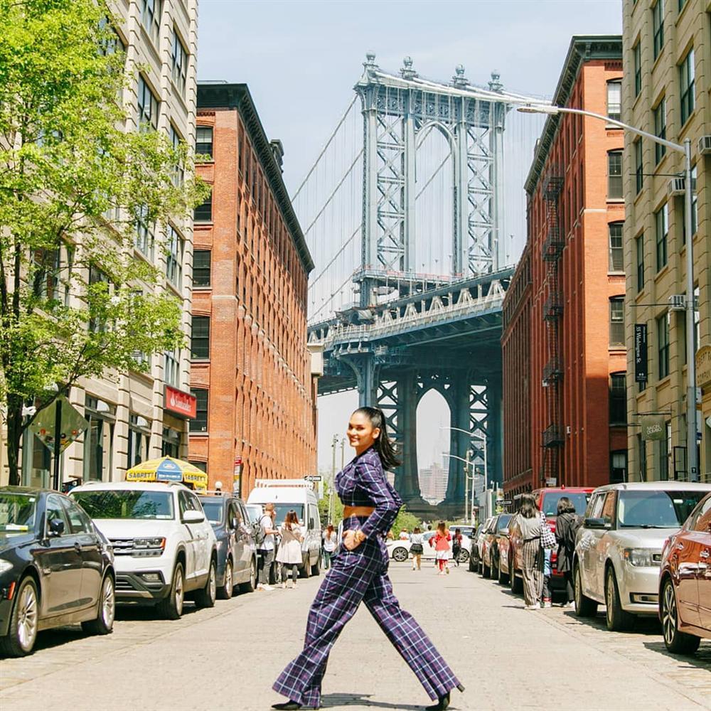 Bản tin Hoa hậu Hoàn vũ 5/9: Miss Universe gây hoang mang với chiều cao ngang ngửa danh hài Việt Hương-1