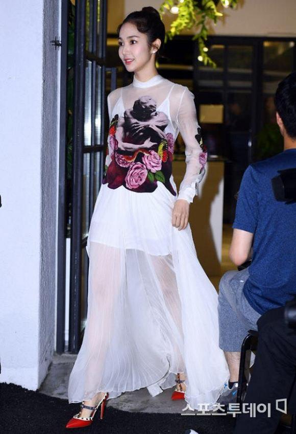 Thư ký Kim Park Min Young siêu xinh trong trang phục xuyên thấu-1