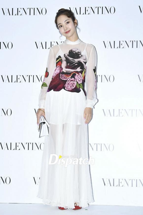 Thư ký Kim Park Min Young siêu xinh trong trang phục xuyên thấu-4