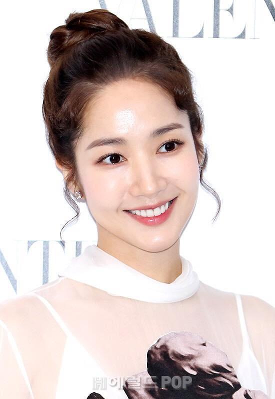 Thư ký Kim Park Min Young siêu xinh trong trang phục xuyên thấu-5