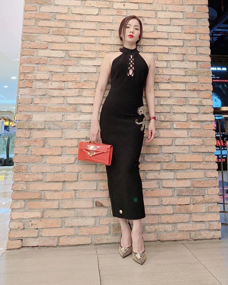 Đông Nhi lấy lại phong độ với 2 màn street style ấn tượng - Ninh Dương Lan Ngọc lên đồ như nữ sinh-9