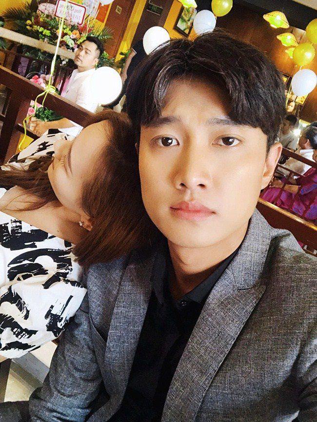 Khán giả khai quật hình ảnh Quốc Trường da đen, tóc vuốt ngược, già chục tuổi hẹn hò Nhã Phương-3