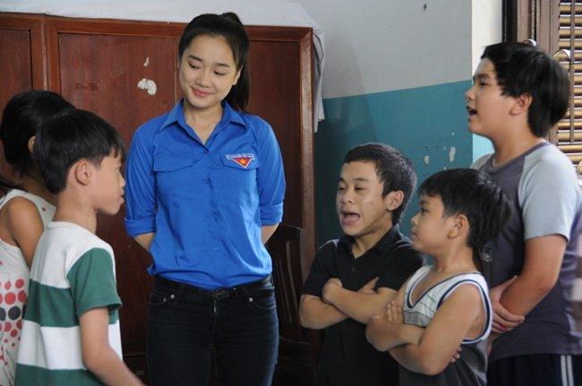 Khán giả khai quật hình ảnh Quốc Trường da đen, tóc vuốt ngược, già chục tuổi hẹn hò Nhã Phương-4