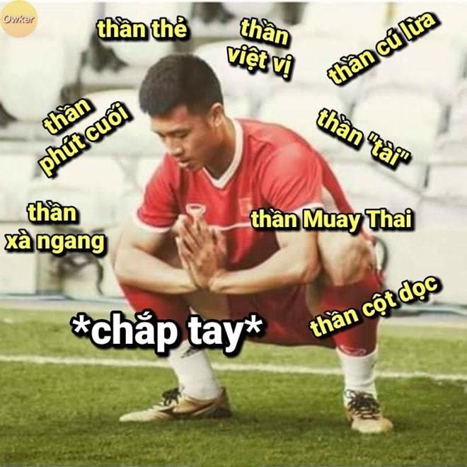 Ảnh chế HLV Park Hang Seo ăn thẻ vàng vì bênh học trò-2