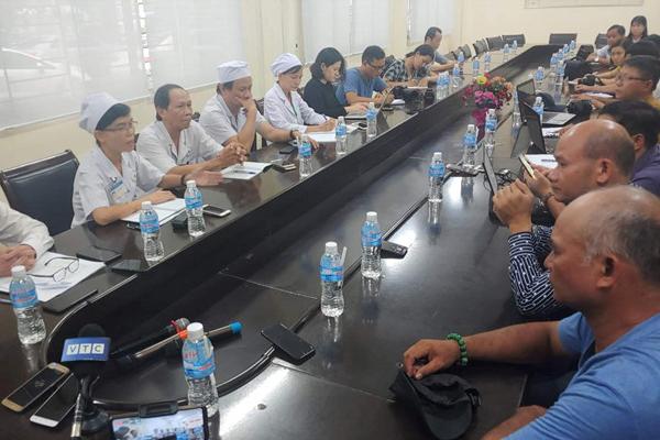 Bé trai ngã xuống ao tử vong khi chạy theo mẹ đi mua hàng-2