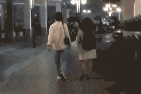 Clip: Hoảng hồn nhìn nhóm thanh niên hò hét nhau lái xe lạng lách, bốc đầu trong đêm-1