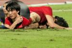 Khoảnh khắc Tuấn Anh nằm đau đớn trên sân trong trận gặp Thái Lan làm fans Việt xót xa