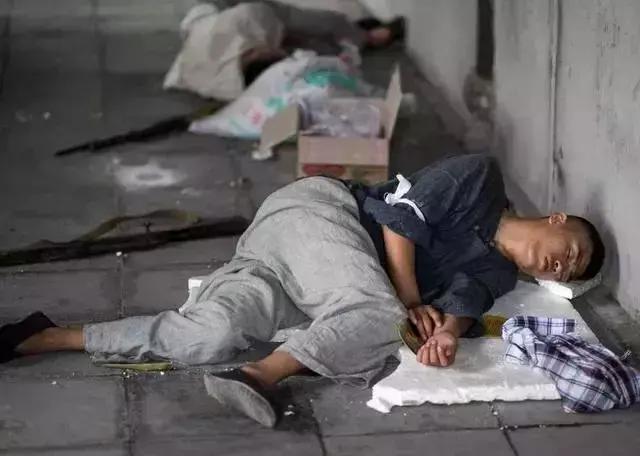 Cảnh tủi nhục của diễn viên quần chúng ở Trung Quốc-3