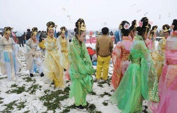 Cảnh tủi nhục của diễn viên quần chúng ở Trung Quốc-9