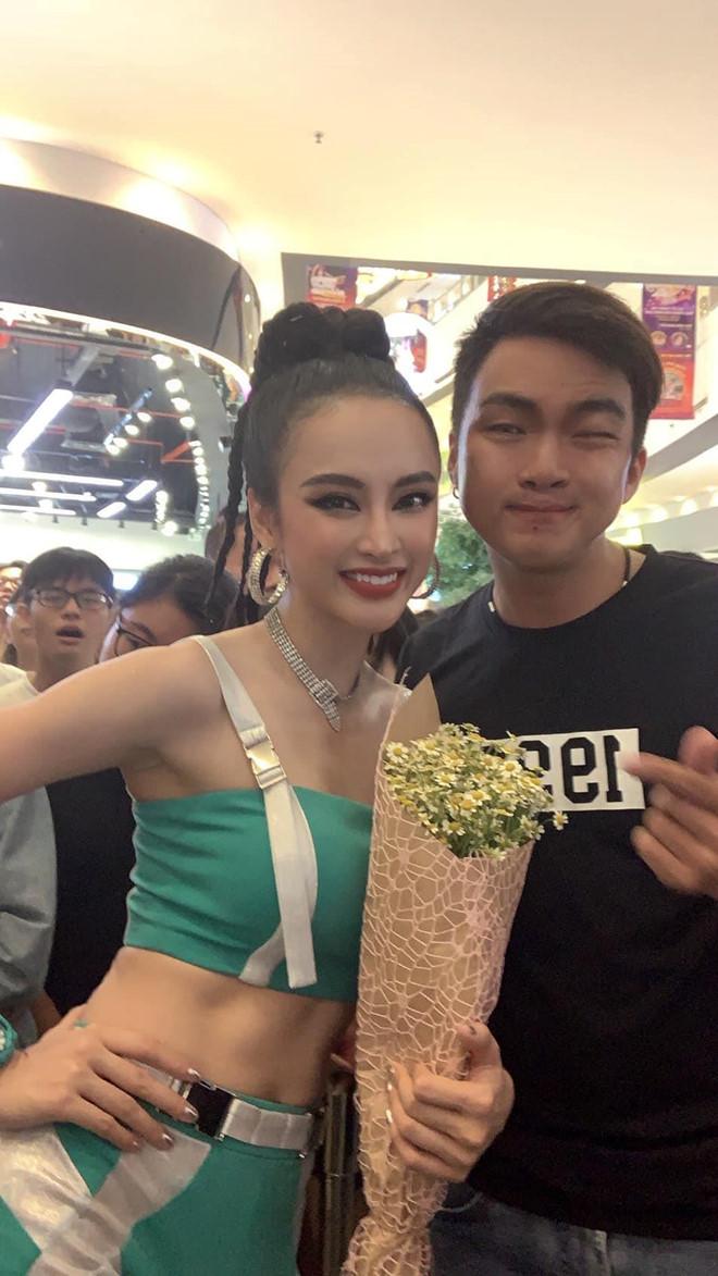 Angela Phương Trinh mặc áo hở eo, được khen thân hình đẹp-4