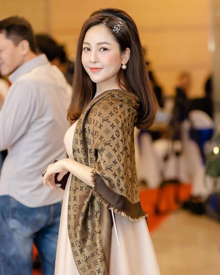 Chia sẻ mới của hot girl Trâm Anh bị dân mạng bình luận lăng mạ-2