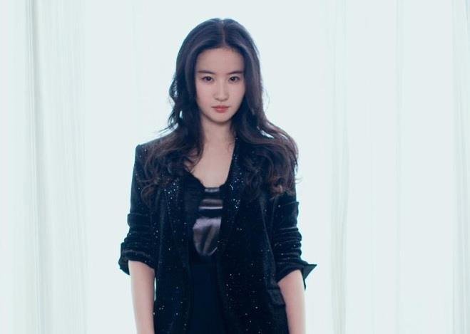 Lưu Diệc Phi khác lạ trong ảnh chưa qua chỉnh sửa-3