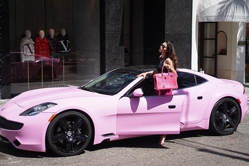 Vừa công khai ảnh khóa môi bạn trai, Phạm Hương lại khoe được tặng nhẫn kim cương tiền tỉ-7