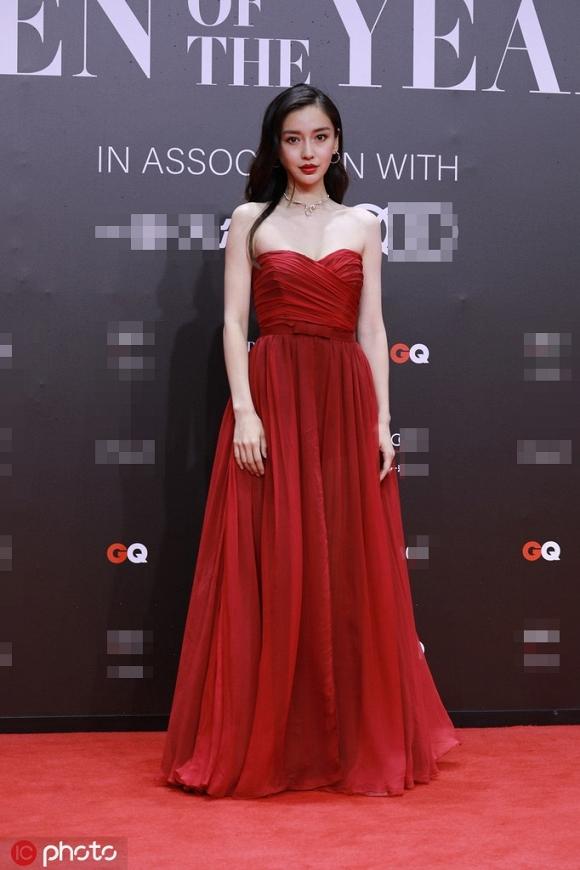 Lý Băng Băng diện trang phục như nội y, Angelababy khoe khéo vòng một gợi cảm trên thảm đỏ-2