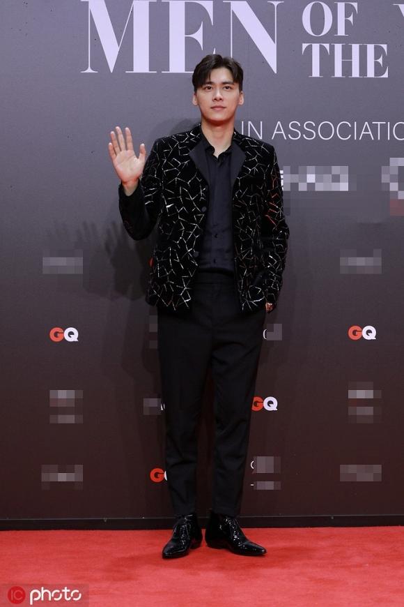 Lý Băng Băng diện trang phục như nội y, Angelababy khoe khéo vòng một gợi cảm trên thảm đỏ-7