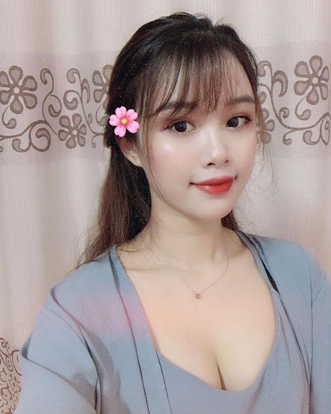 Lâu lâu mới đăng ảnh bikini khoe thềm ngực đầy, bạn gái Văn Toàn làm dân mạng ngất lên ngất xuống-3