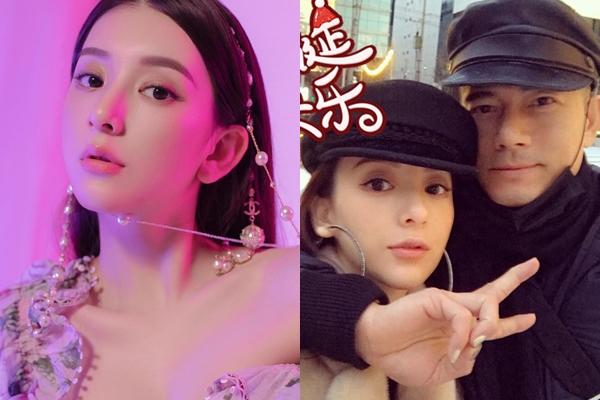 Dàn mẫu mặc bikini kết hợp áo truyền thống Trung Quốc bị chỉ trích-3