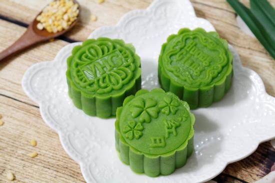 Hướng dẫn làm bánh Trung thu đậu xanh lá dứa