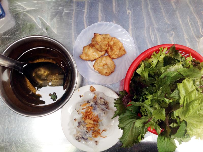 Xôi trắng, bánh cuốn chả mực lạ miệng ai cũng muốn thử ở Hạ Long-2